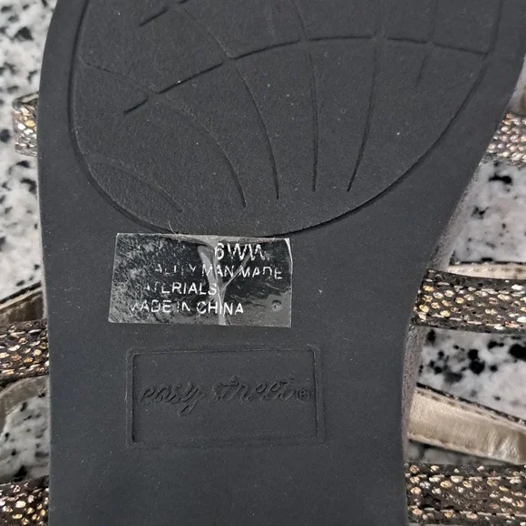 Easy Street flat sandels in bronze and silver in size 6. - Picture 2 of 3